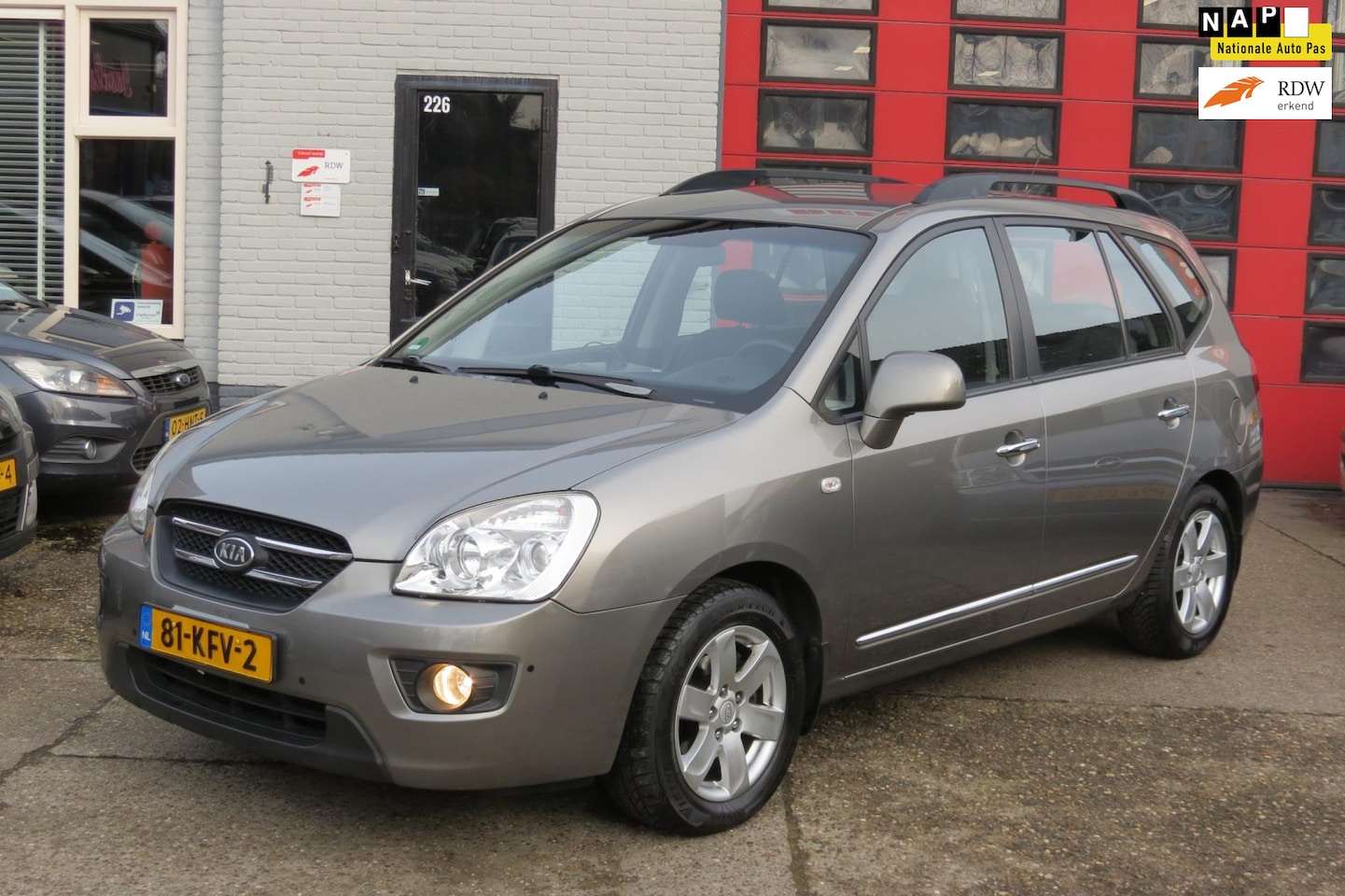 Kia Carens - 2.0 CVVT X-ecutive 2.0 CVVT X-ecutive, AIRCO , NIEUWE APK - AutoWereld.nl