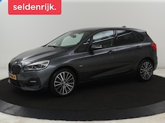 BMW 2-serie Active Tourer - 220i Sport Line | Camera | Sportstoelen | Full LED | Navigatie | Park Assist | 18'' | Clim
