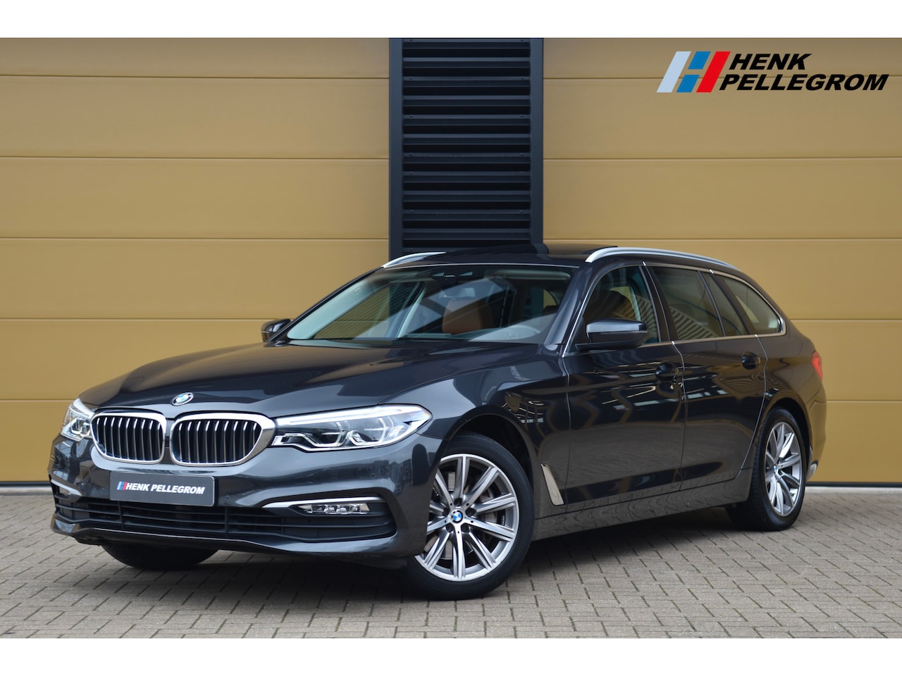 BMW 5-serie Touring - 540i xDrive High Executive * Comfortstoelen * Head-up * Panoramadak * - AutoWereld.nl