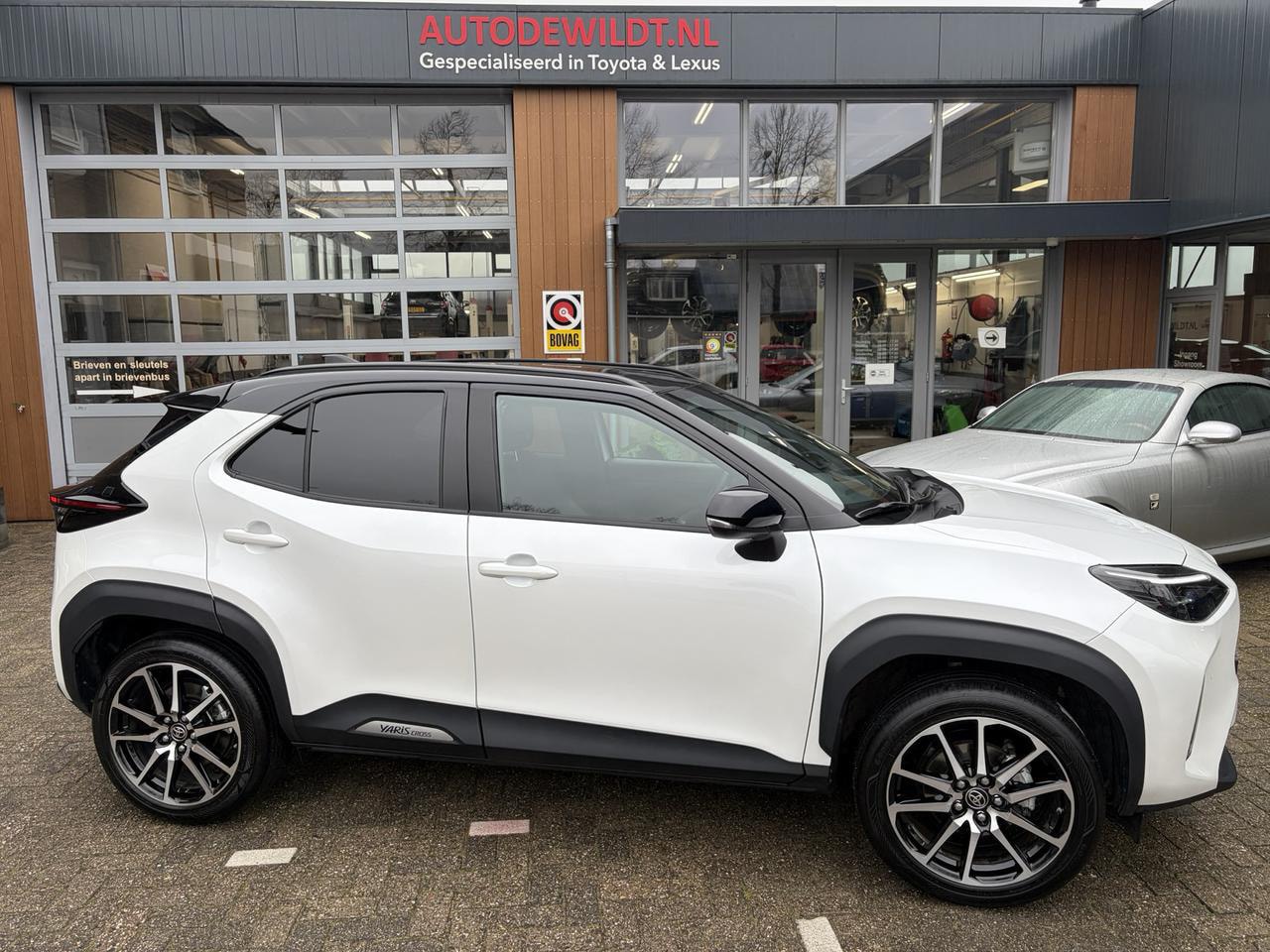 Toyota Yaris Cross - 1.5 Hybrid 130 GR Sport + FABRIEKSGARANTIE - AutoWereld.nl