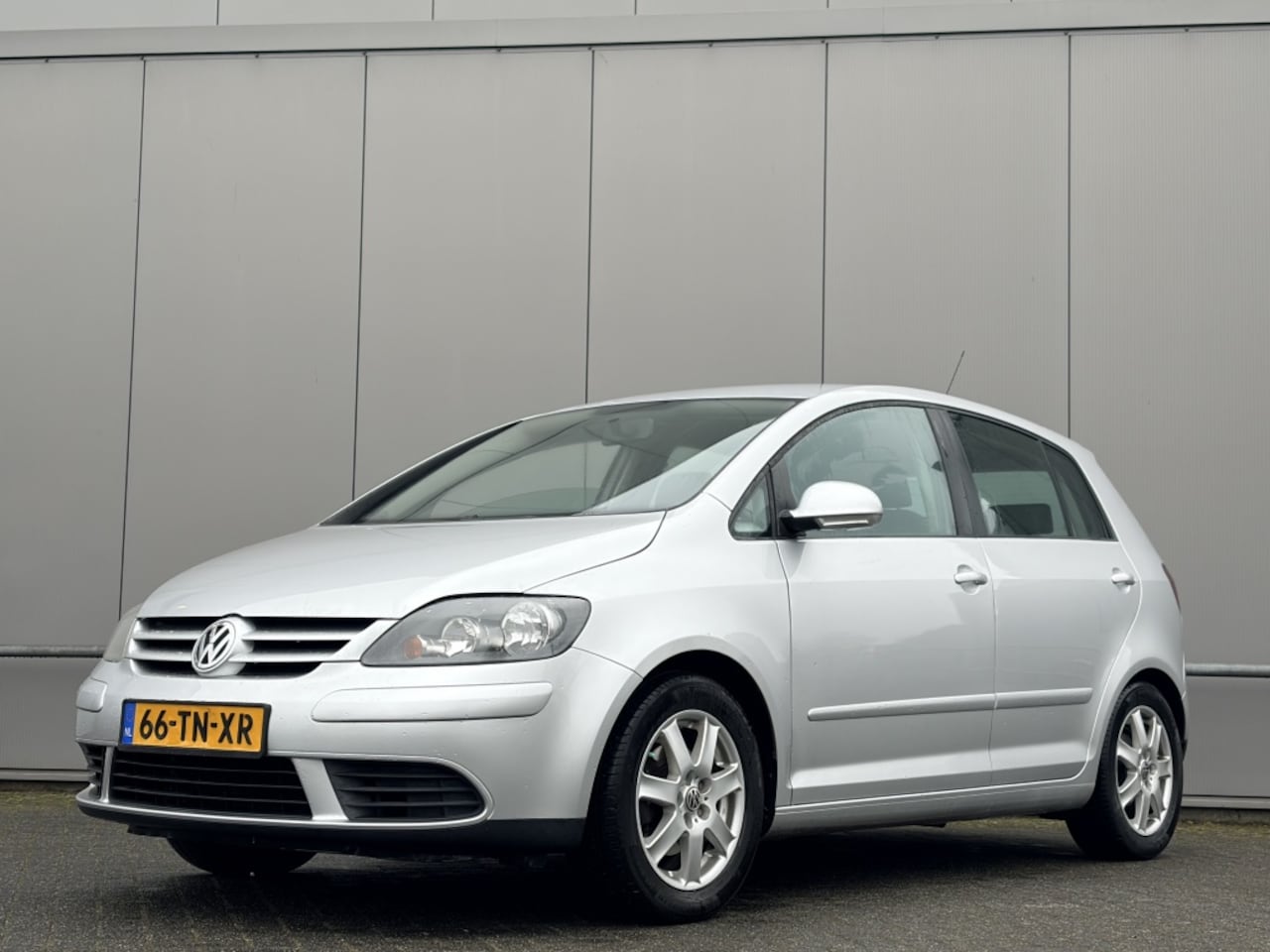 Volkswagen Golf Plus - 1.6 Trendline - airco - cruise - trekhaak - nap! - AutoWereld.nl