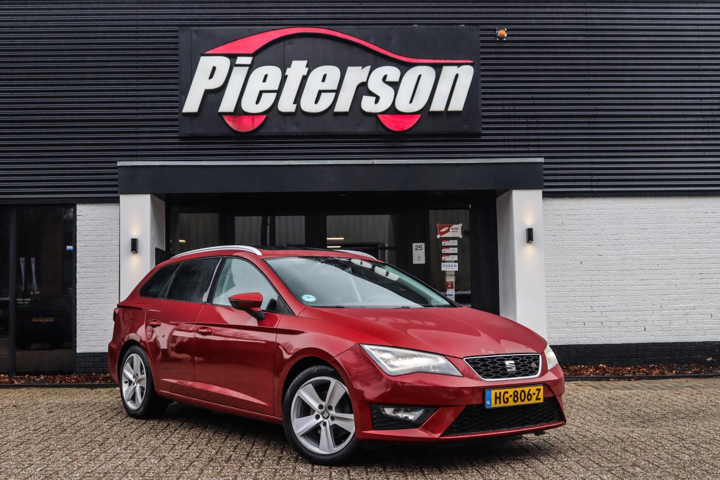 SEAT Leon ST - 1.4 FR NAP DEALER OH PANO CAMERA TREKHAAK LED - AutoWereld.nl