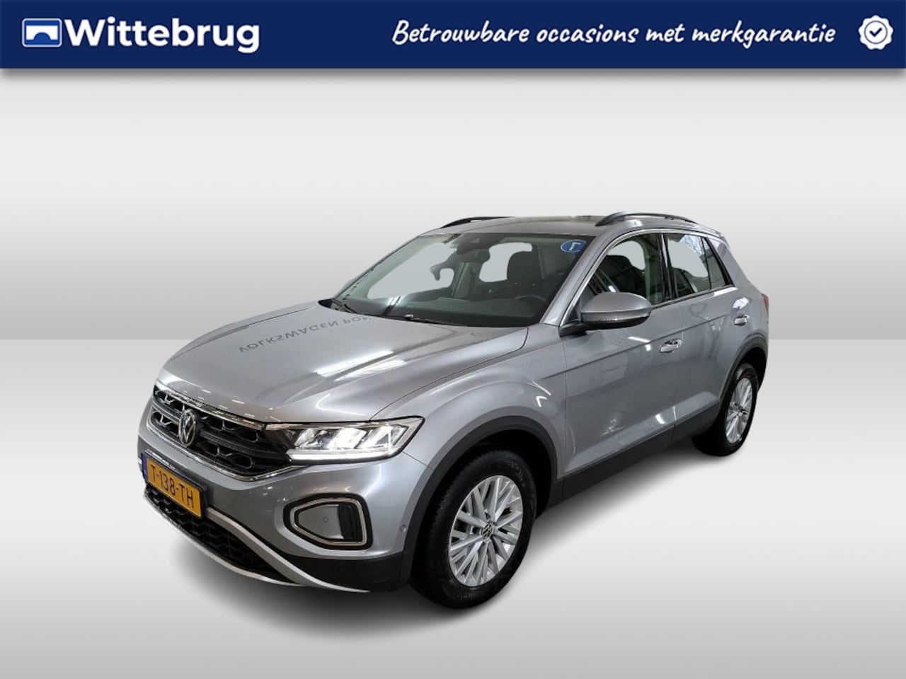Volkswagen T-Roc - 1.0 TSI Life / NAVI/ CLIMATE/ PARK. SENSOREN/ DIGITAL DASH/ 16"LMV - AutoWereld.nl