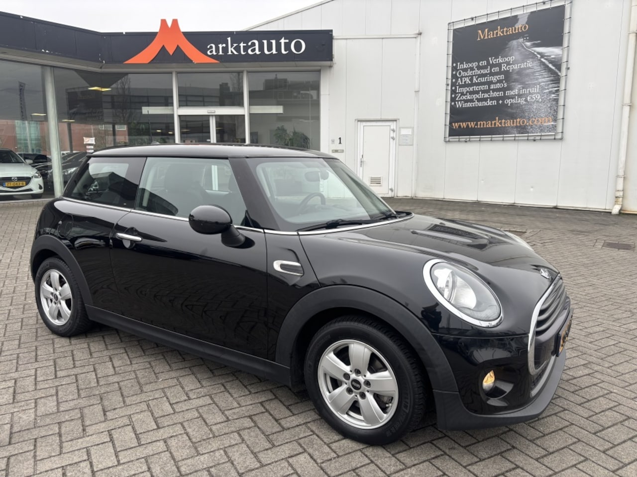 MINI Cooper - Mini 1.5 Business Navi Cruise Parkeersensoren - AutoWereld.nl
