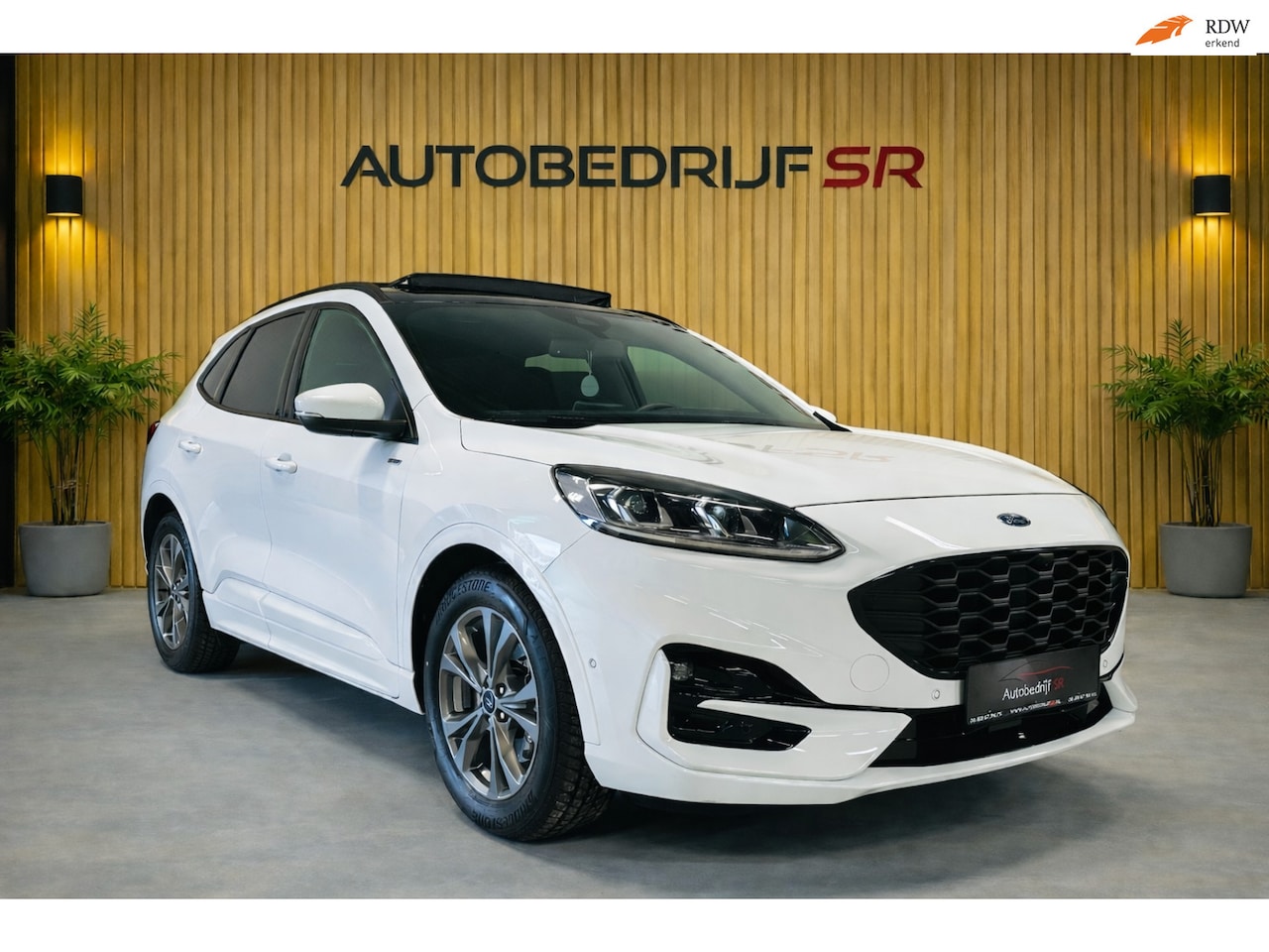 Ford Kuga - 2.5 PHEV ST-Line X ST Panoramadak! Trekhaak elektr! Navigatie! Vol Opties!! - AutoWereld.nl