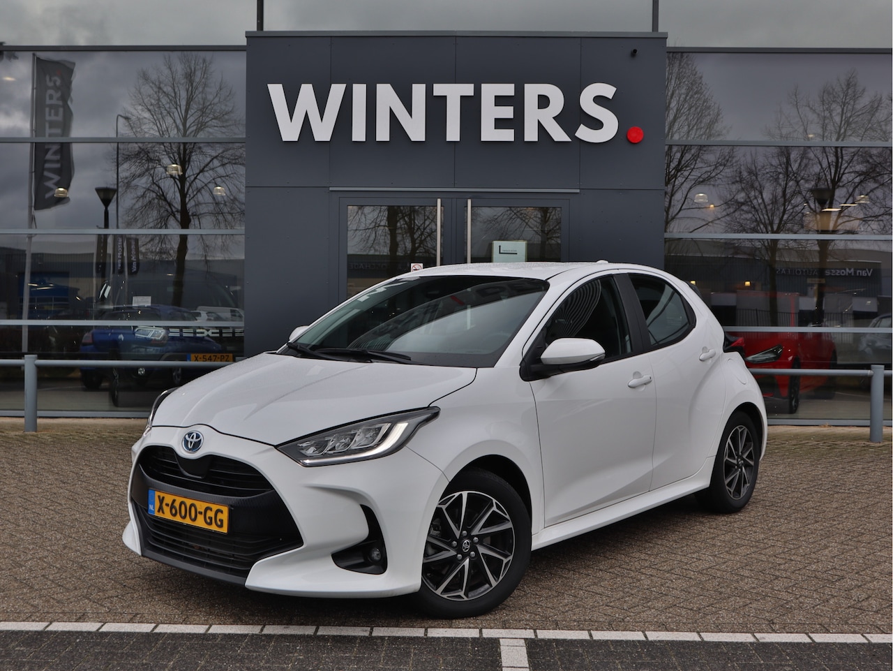 Toyota Yaris - 1.5 Hybrid Dynamic | Airco | Camera | Adaptieve Cruise Control | Bluetooth | - AutoWereld.nl