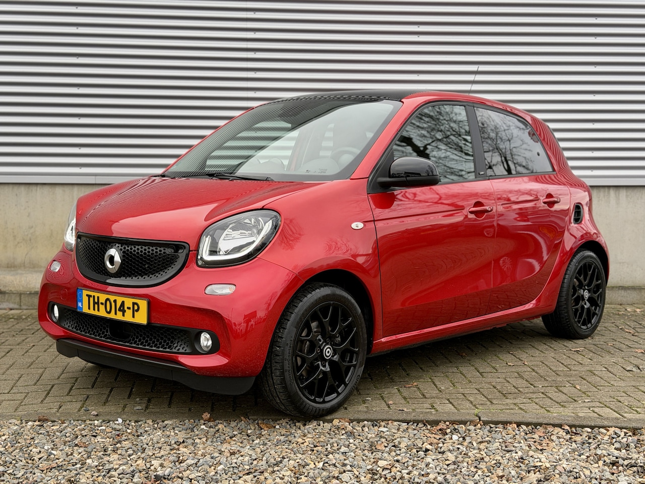 Smart Forfour - 1.0 Turbo 90pk Prime Automaat [ Panodak,leer,ecc,fm navi,lmv,cruise ] - AutoWereld.nl