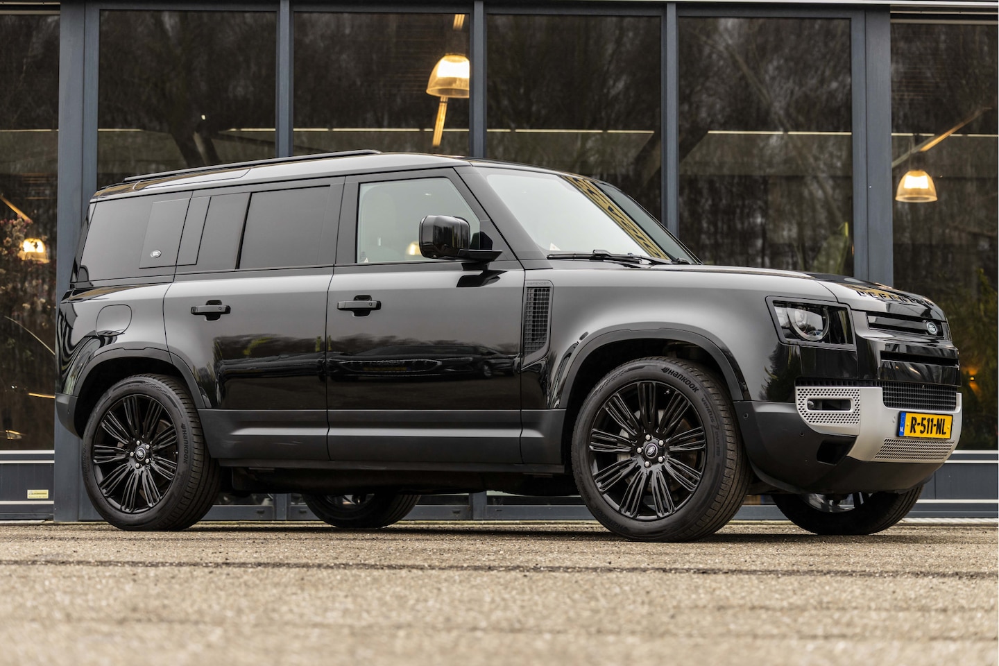 Land Rover Defender 110 - 2.0 P400e 110 X-Dynamic HSE 2.0 P400e 110 X-Dynamic HSE - AutoWereld.nl