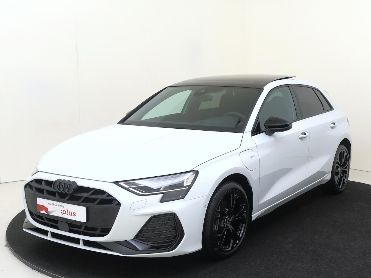 Audi A3 Sportback - 40 TFSI e S edition | Panoramadak | SONOS audio | Head-up display | Dodehoek detectie | Ad - AutoWereld.nl