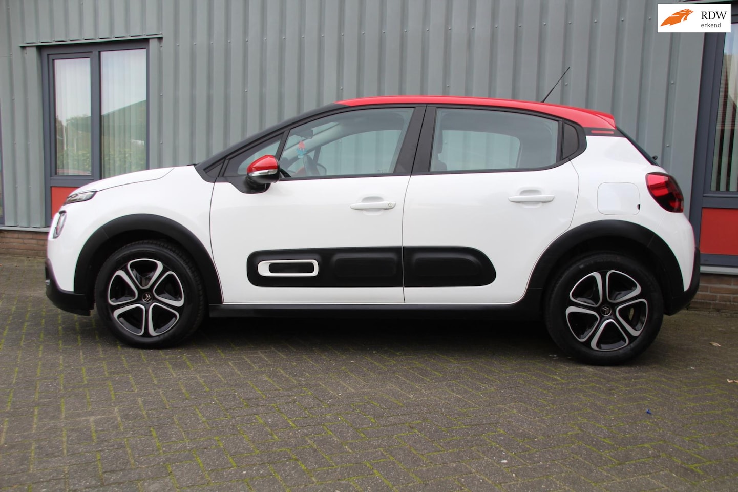 Citroën C3 - C3 1.2 110PK Shine | AUTOMAAT | AppleCarplay/Androi - AutoWereld.nl