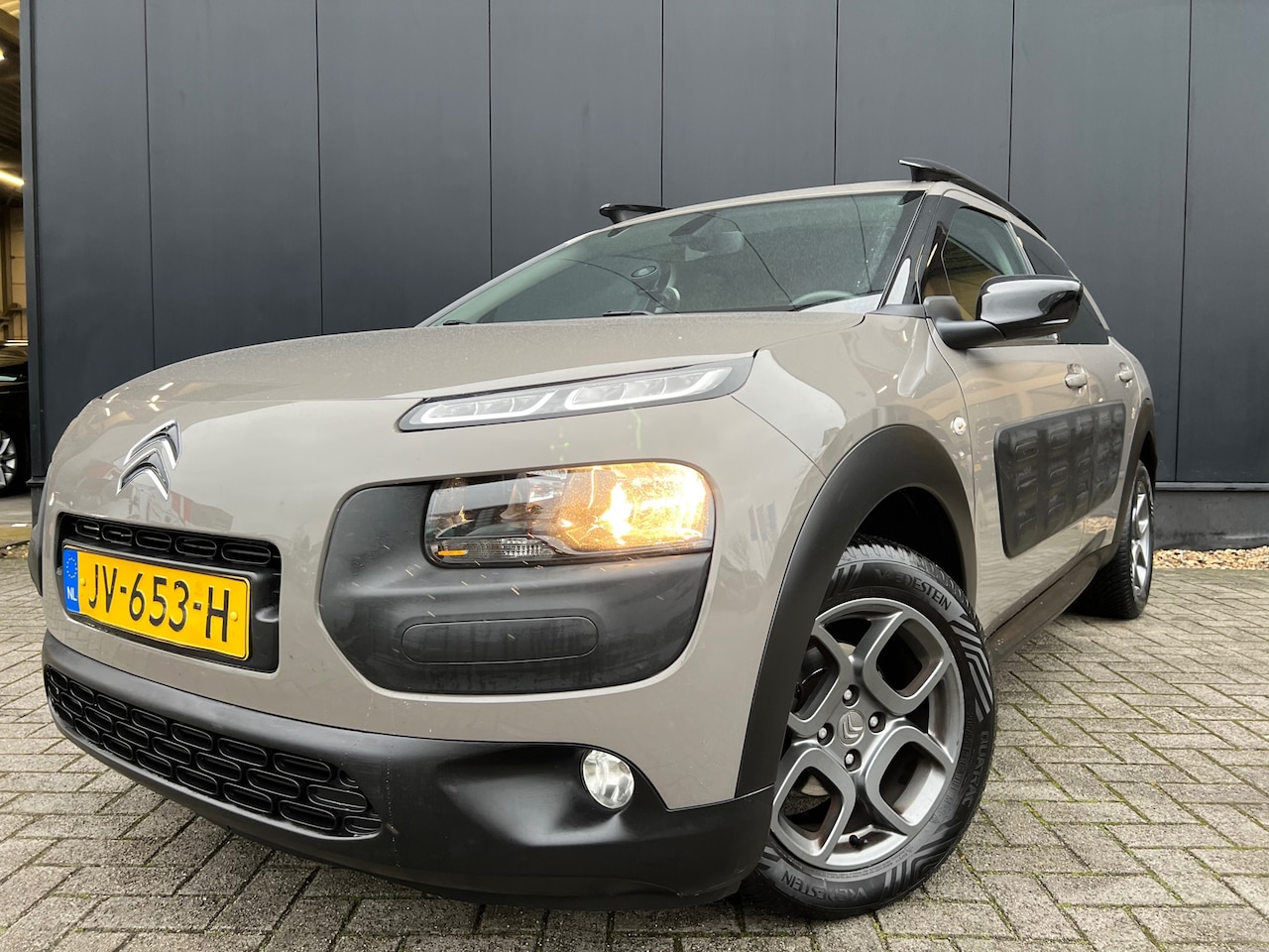 Citroën C4 Cactus - 1.2 Shine '16 Navi/Lmv/OrgNl/Nap/Mooi - AutoWereld.nl