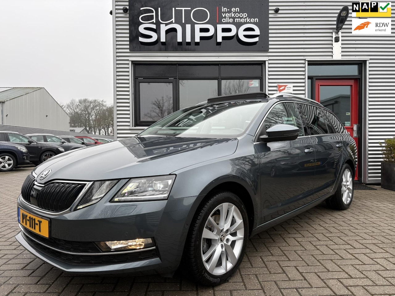 Skoda Octavia Combi - 1.0 TSI Greentech Style Business -STOELVERWARMING-OPEN DAK-LED-SFEERVERLICHTING-TREKHAAK-A - AutoWereld.nl