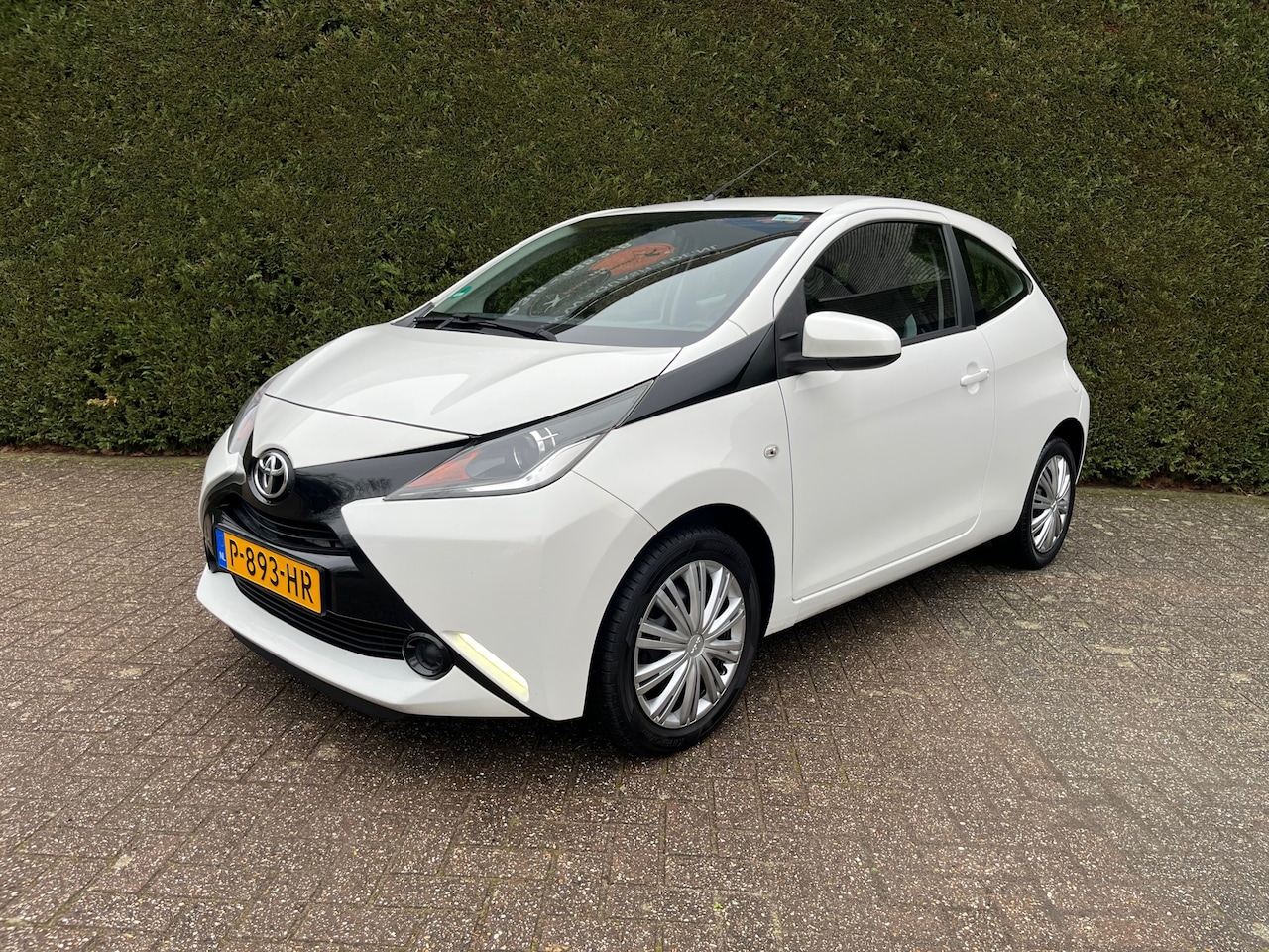 Toyota Aygo - 1.0 VVT-i x-fun 1.0 VVT-i x-fun, Airco, Led, Bluetooth, - AutoWereld.nl