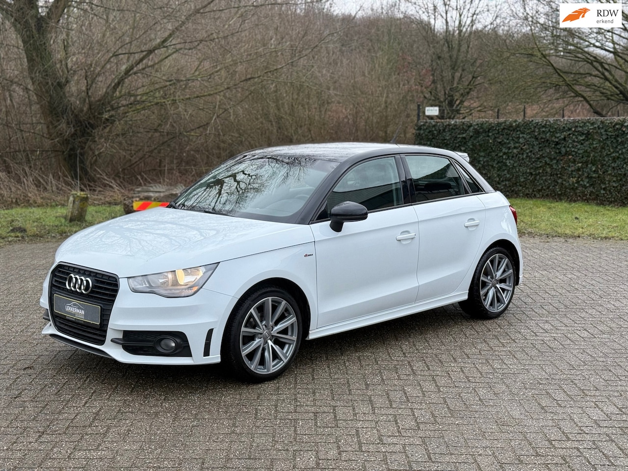 Audi A1 Sportback - 1.2 TFSI S-LINE I PDC I BLUETOOTH I NWE APK I DIKKE AUTO I NWE KETTING - AutoWereld.nl