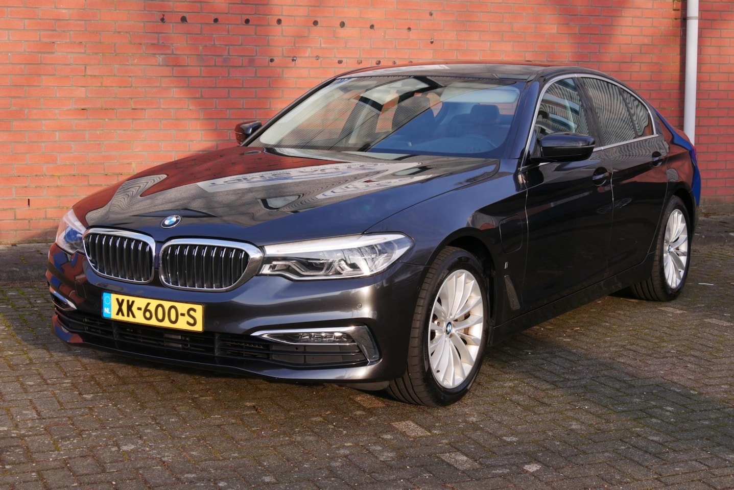 BMW 5-serie - 530e iPerformance High Executive. luxe leder. camera. memory. - AutoWereld.nl