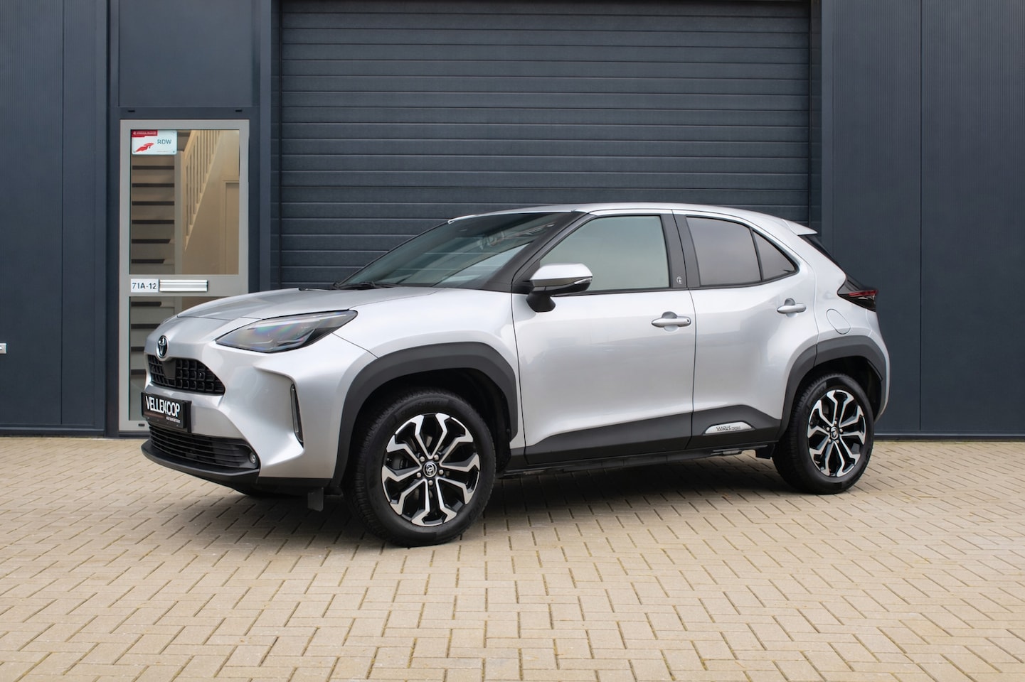 Toyota Yaris Cross - 1.5 Hybrid Explore | Trekhaak | Adaptive Cruise | Stuurverwarming | Camera | DAB | Fabriek - AutoWereld.nl