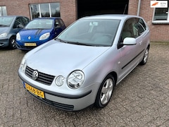 Volkswagen Polo - 1.4-16V Highline // Automaat // Nette auto