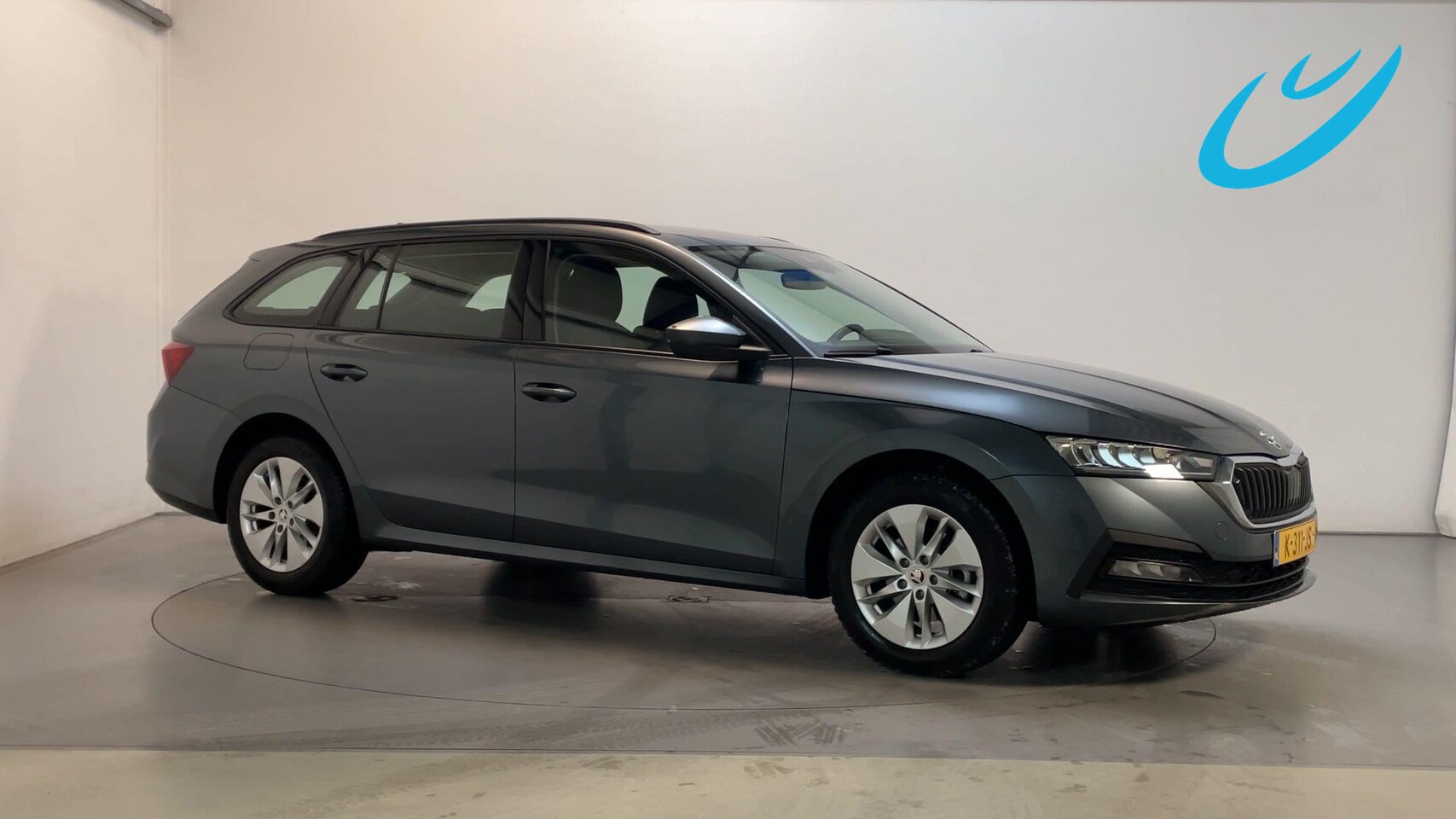 Skoda Octavia Combi - 1.0 e-TSI DSG Business Edition Virtual Cockpit Parkeersensoren Navigatie - AutoWereld.nl