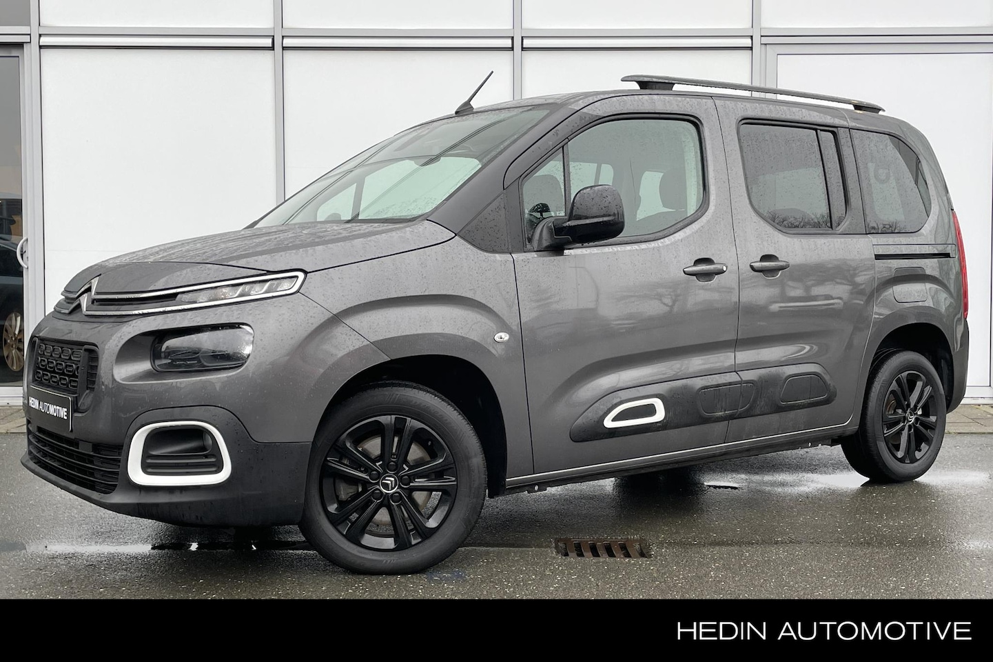 Citroën Berlingo - 1.2 130pk Shine AUTOMAAT | Navigatie | Camera | Stoelverwarming | Parkeersensoren | 16" LM - AutoWereld.nl