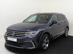 Volkswagen Tiguan Allspace - 1.5 TSI R-Line Business+ | Panoramadak | Trekhaak | LED matrix verlichting | 3-zone airco