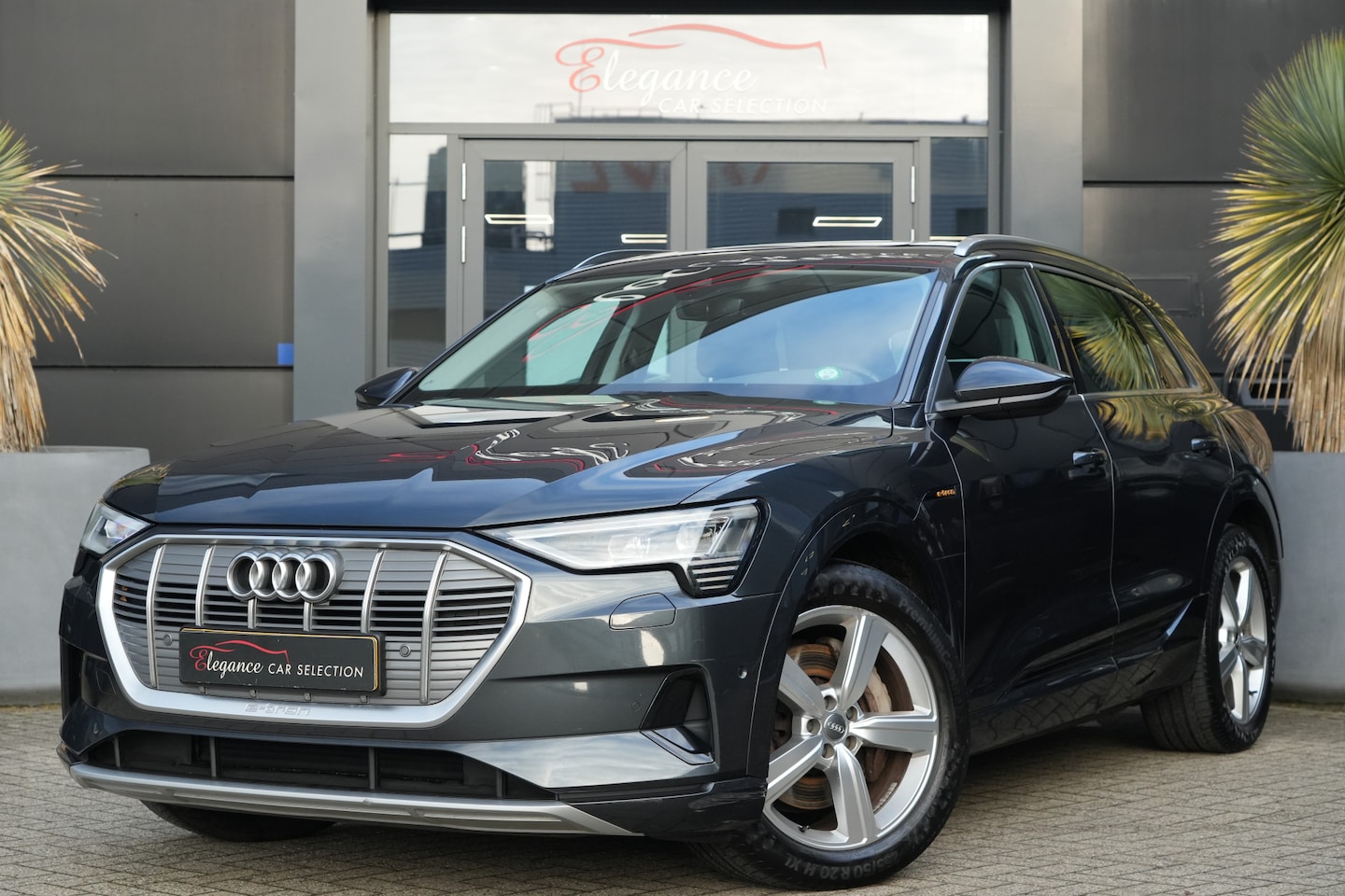 Audi e-tron - e-tron 50 Quattro Launch Edition Plus 71 kWh 313pk Panoramadak/Stoelverwarming/Navigatie - AutoWereld.nl