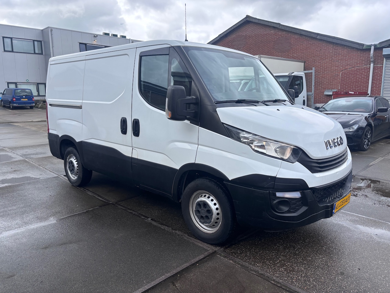 Iveco Daily - 35S14V 2.3 300 H1 L1H1 Euro 6 Trekhaak 3500 kg - AutoWereld.nl