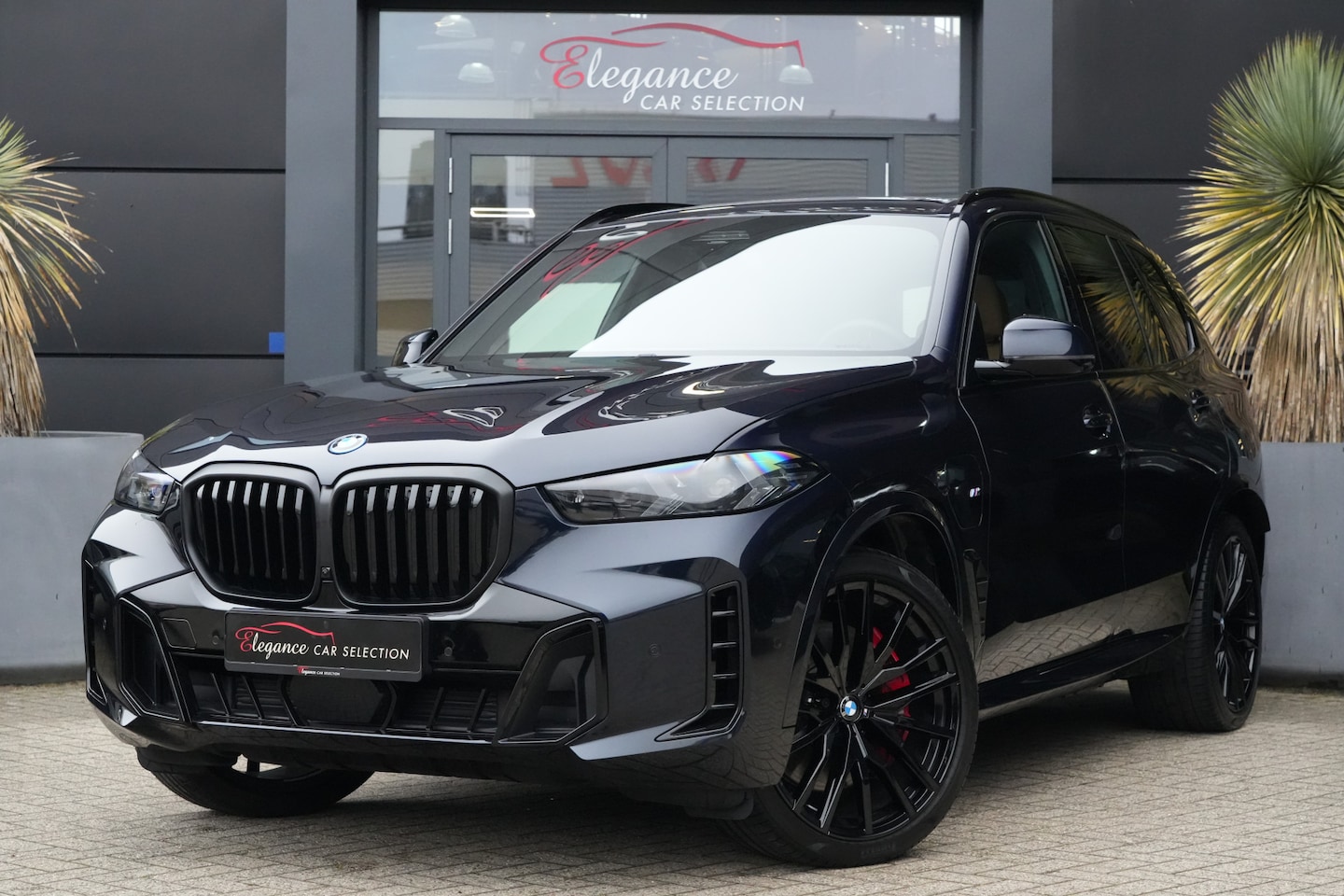 BMW X5 - xDrive50e M Sport 490pk Panoramadak/AR/HUD/Trekhaak - AutoWereld.nl