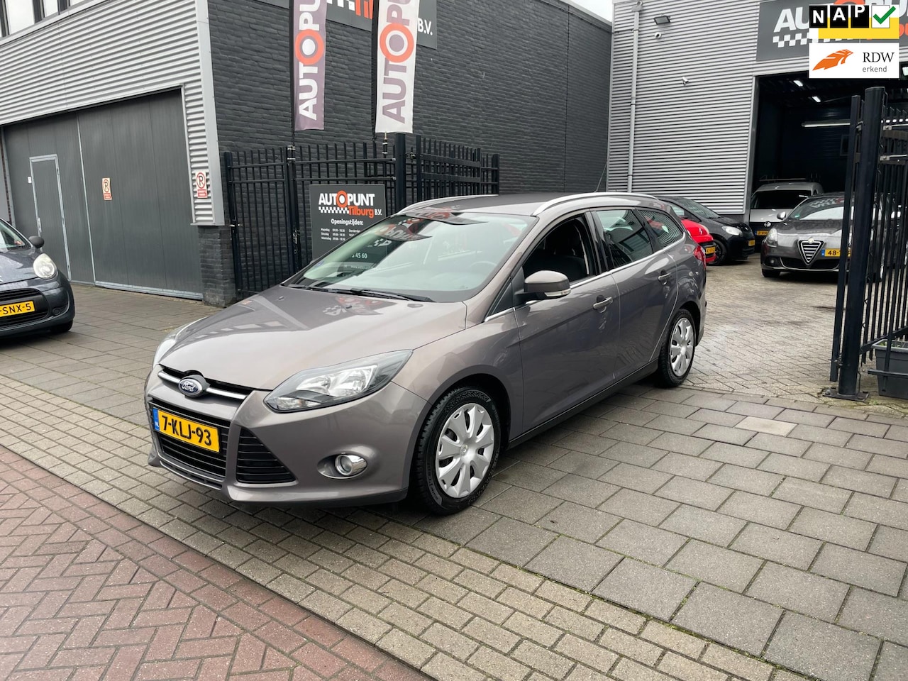 Ford Focus Wagon - 1.0 EcoBoost Titanium 2e Eig! Trekhaak Airco NAP APK - AutoWereld.nl