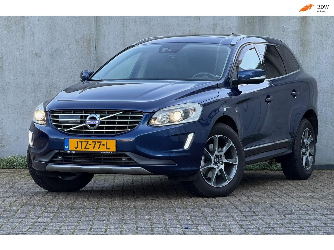 Volvo XC60 - 2.4 D4 AWD Ocean Race 5 cil. EURO6 ACC BLIS PANO - AutoWereld.nl