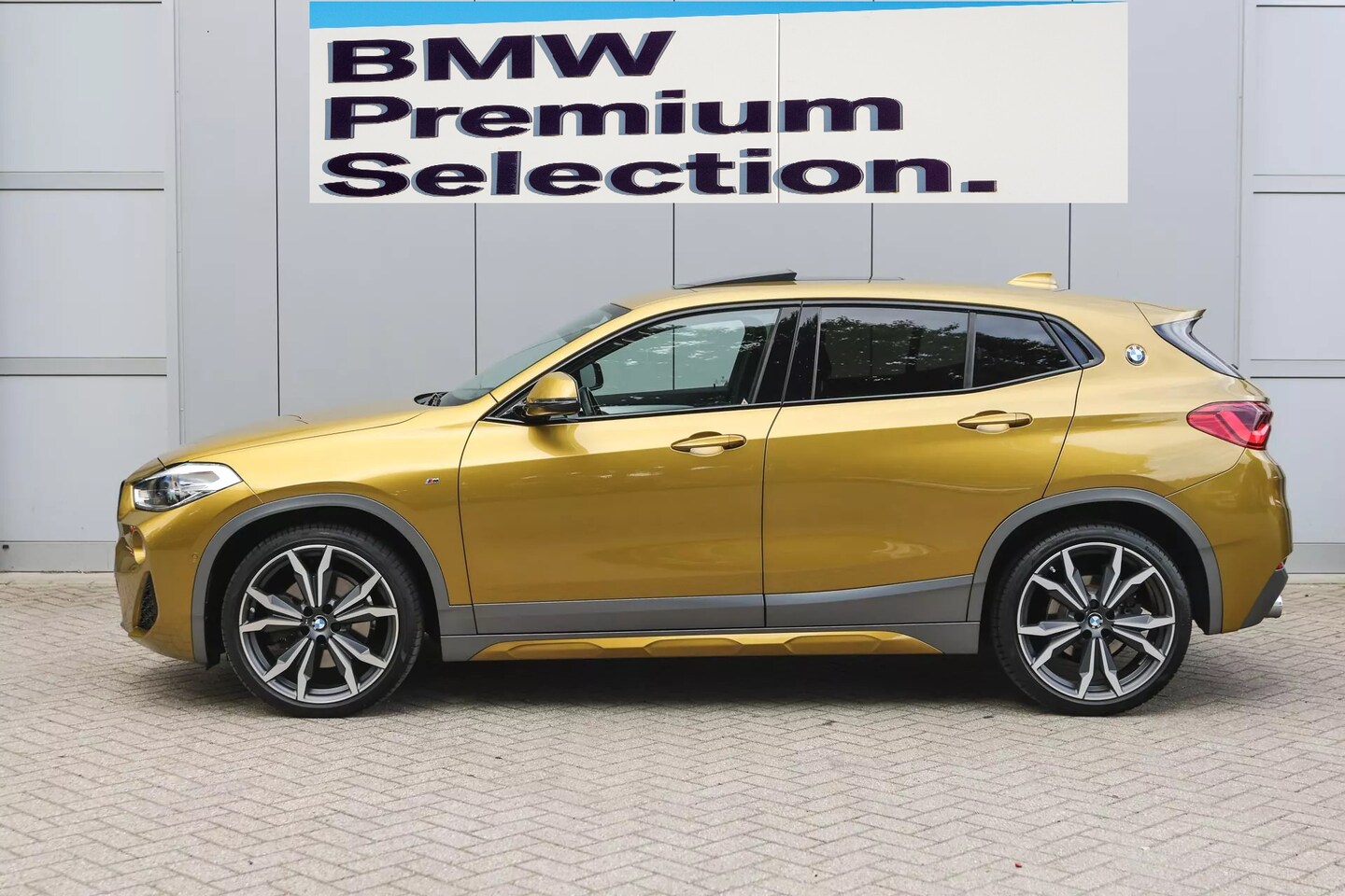 BMW X2 - 2.0i sDrive High Executive Zeldzame BMW X2 in goud M pakket | Dealeronderhouden | Luxe uitvoering | BMW Premium Occas - AutoWereld.nl