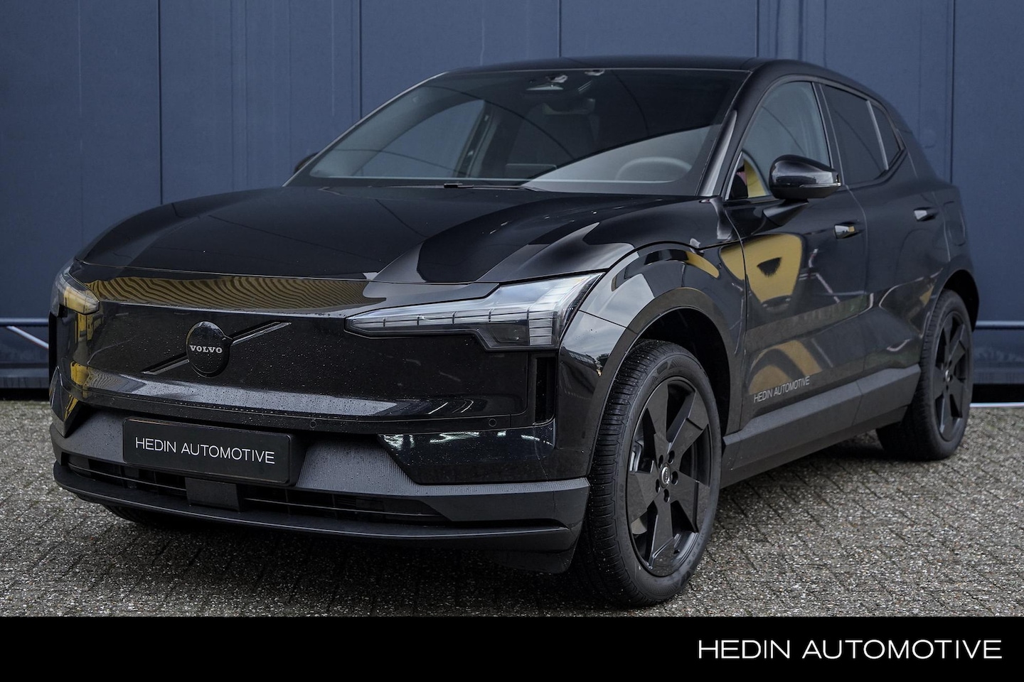 Volvo EX30 - Single Motor Extended Range Plus Black Edition | Stuur- stoelverwarming | Pilot Assist | P - AutoWereld.nl