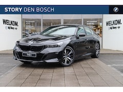 BMW 5-serie - 530e High Executive M Sport Automaat / Trekhaak / Adaptieve LED / Parking Assistant Plus /