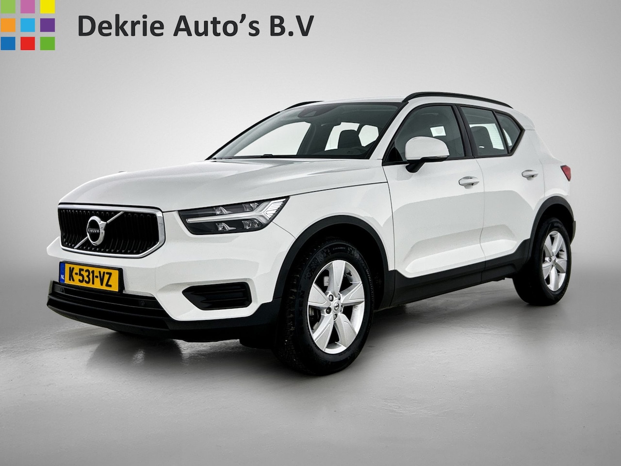 Volvo XC40 - 1.5 T2 130PK Momentum Core / Airco-ecc./ Xenon / Navigatie / Lmv./ Pdc.A / Radio multimedi - AutoWereld.nl