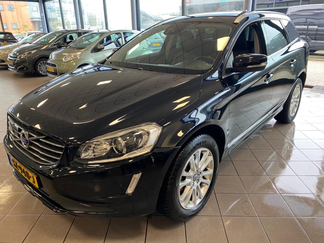 Volvo XC60 - 2.0 D4 FWD Oc. Race AUTOMAAT BJ 2014 !!! - AutoWereld.nl