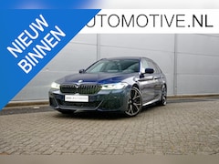 BMW 5-serie Touring - 540d xDrive M-Sport Stoelventilatie, Panoramadak, H/K Geluidsinstallatie, Active steering,