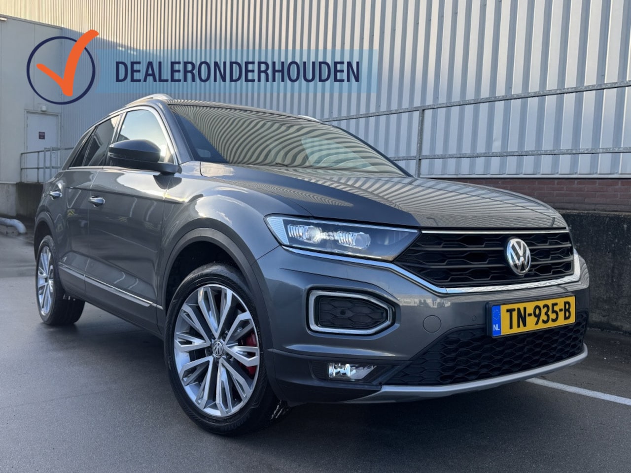Volkswagen T-Roc - 1.5 TSI Sport Line I Lane + Front Assist I Camera - AutoWereld.nl