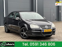 Volkswagen Jetta - 1.6 TRENDLINE CLIMA CRUISE LMV