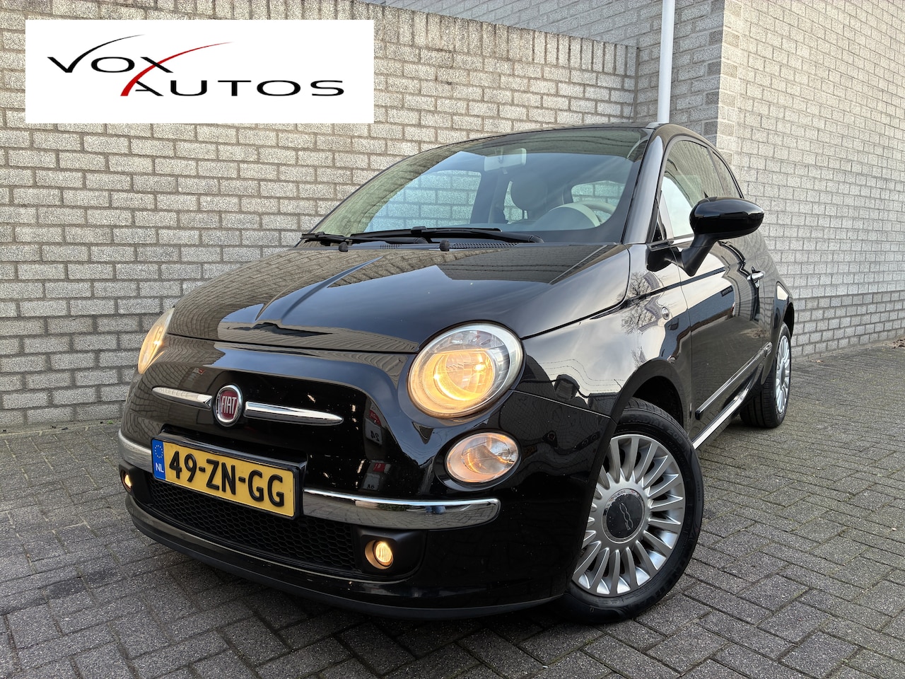 Fiat 500 - 1.2 Lounge Airco, Nieuwe Banden en Distributiekit!! - AutoWereld.nl