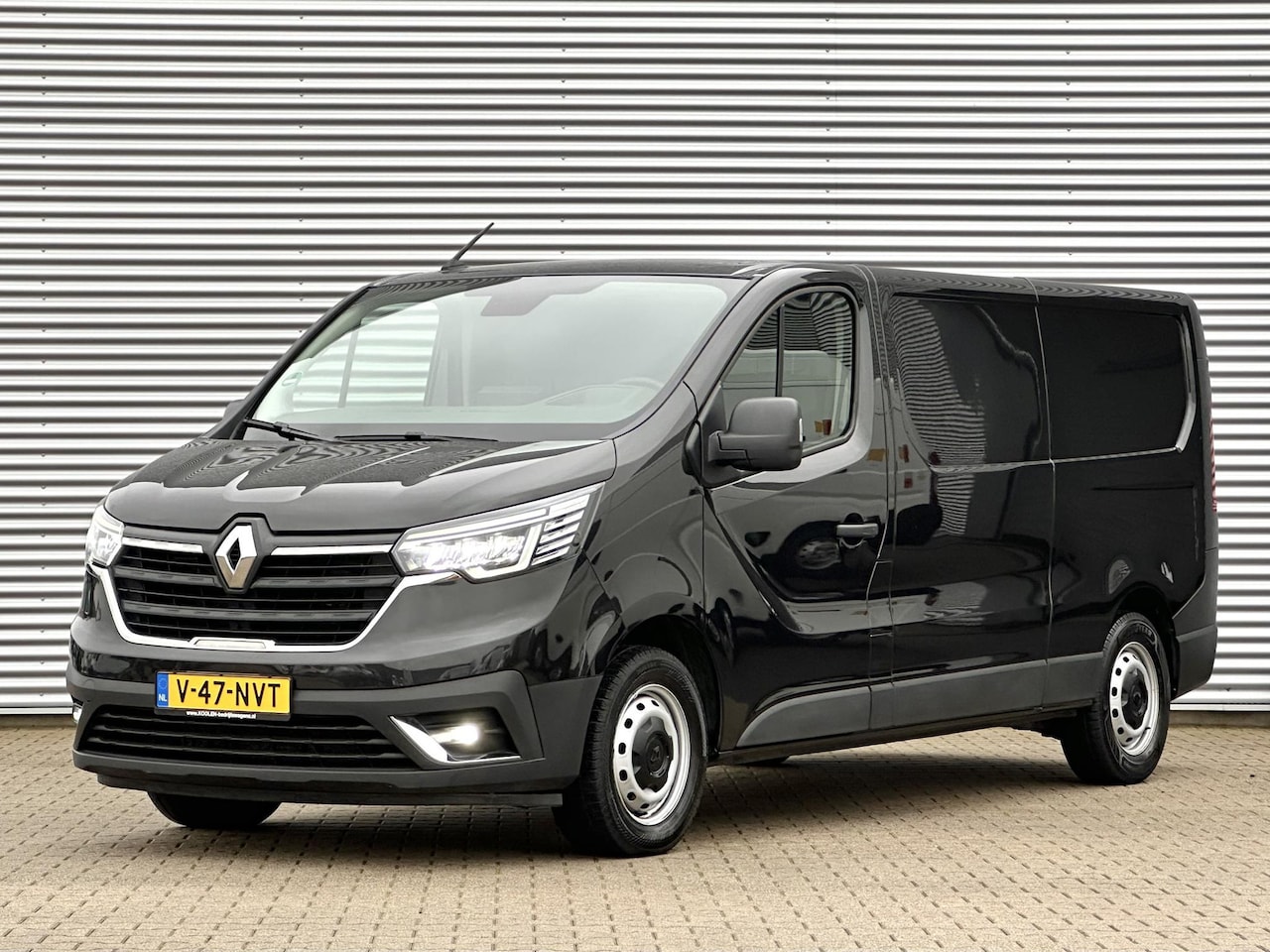 Renault Trafic - 2.0 dCi 150PK L2 Groot scherm|Trekhaak|Led|Cruise - AutoWereld.nl