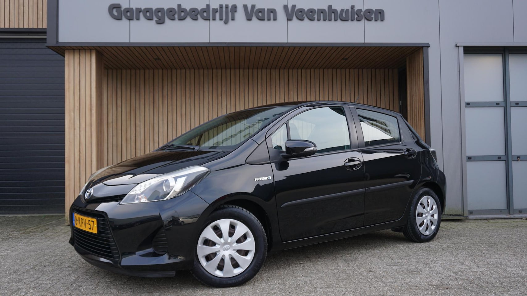 Toyota Yaris - 1.5 101pk 5Drs Full Hybrid Automaat Aspiration Navi A-Camera Clima LED 73987km! *NL Auto* - AutoWereld.nl