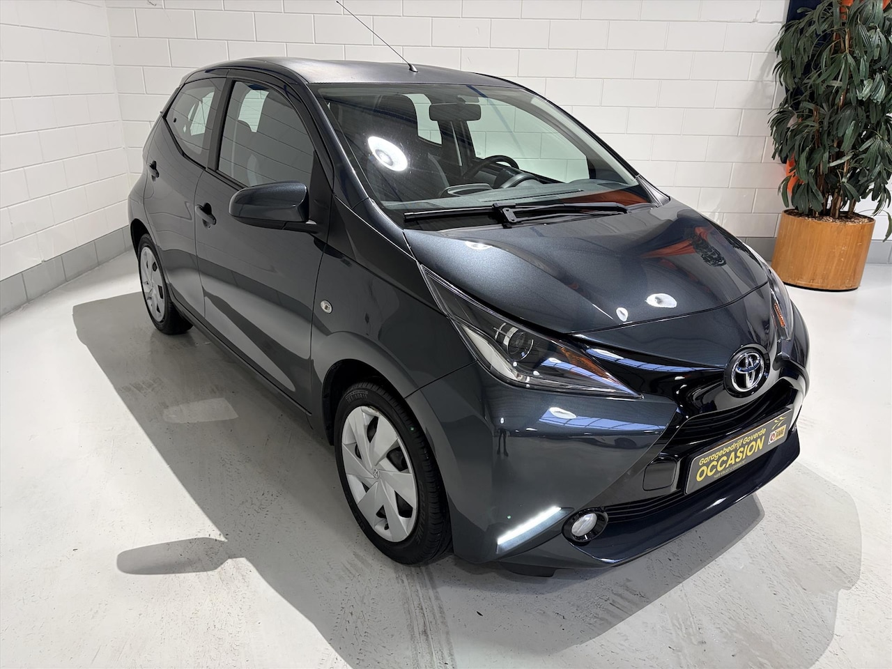 Toyota Aygo - 1.0 VVT-i 69pk 5D AUT, Camera, Airco, 68dkm! - AutoWereld.nl