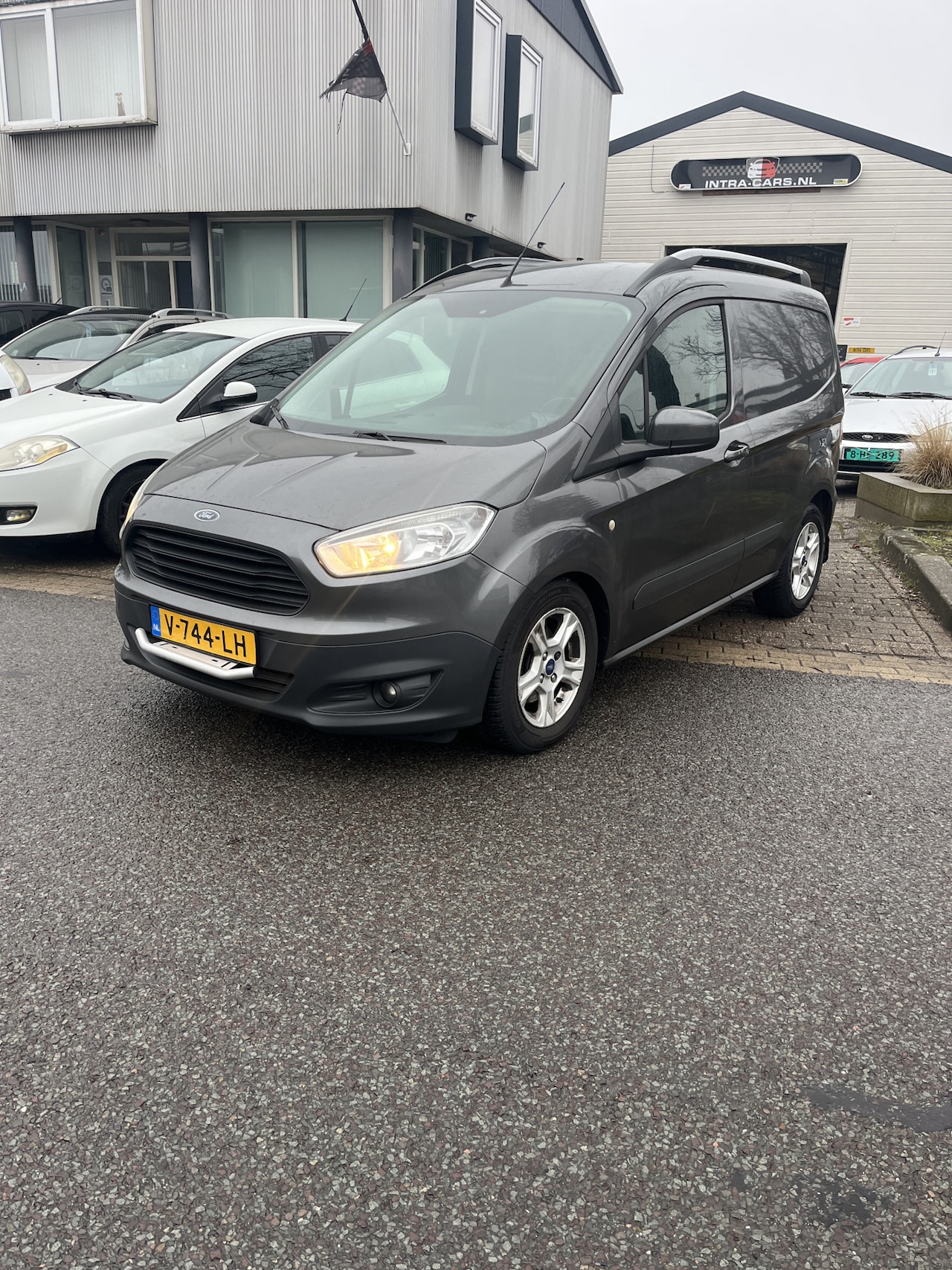 Ford Transit Courier - 1.5 TDCI Trend Clima,Zeer nette en perfect rijdende Courier. Auto heeft alle extra,s 12801 - AutoWereld.nl