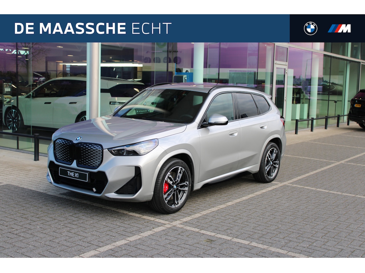 BMW iX1 - eDrive20 M Sport / Panoramadak / Trekhaak / Sportstoelen / M Adaptief onderstel / Comfort - AutoWereld.nl