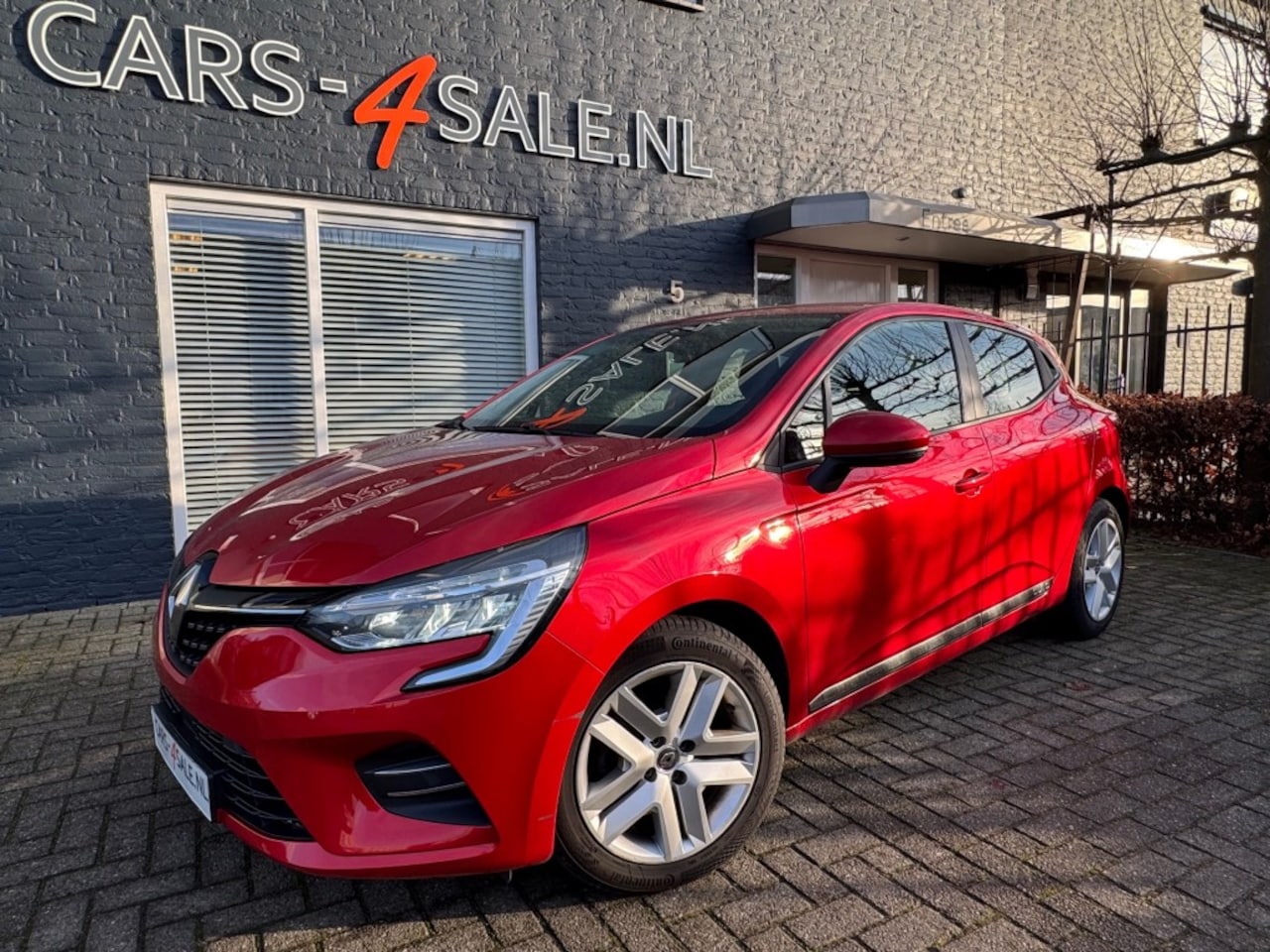 Renault Clio - 1.0 TCE 100PK Business Zen + Led + Nav+ pdc - Nw.type 2020 - AutoWereld.nl