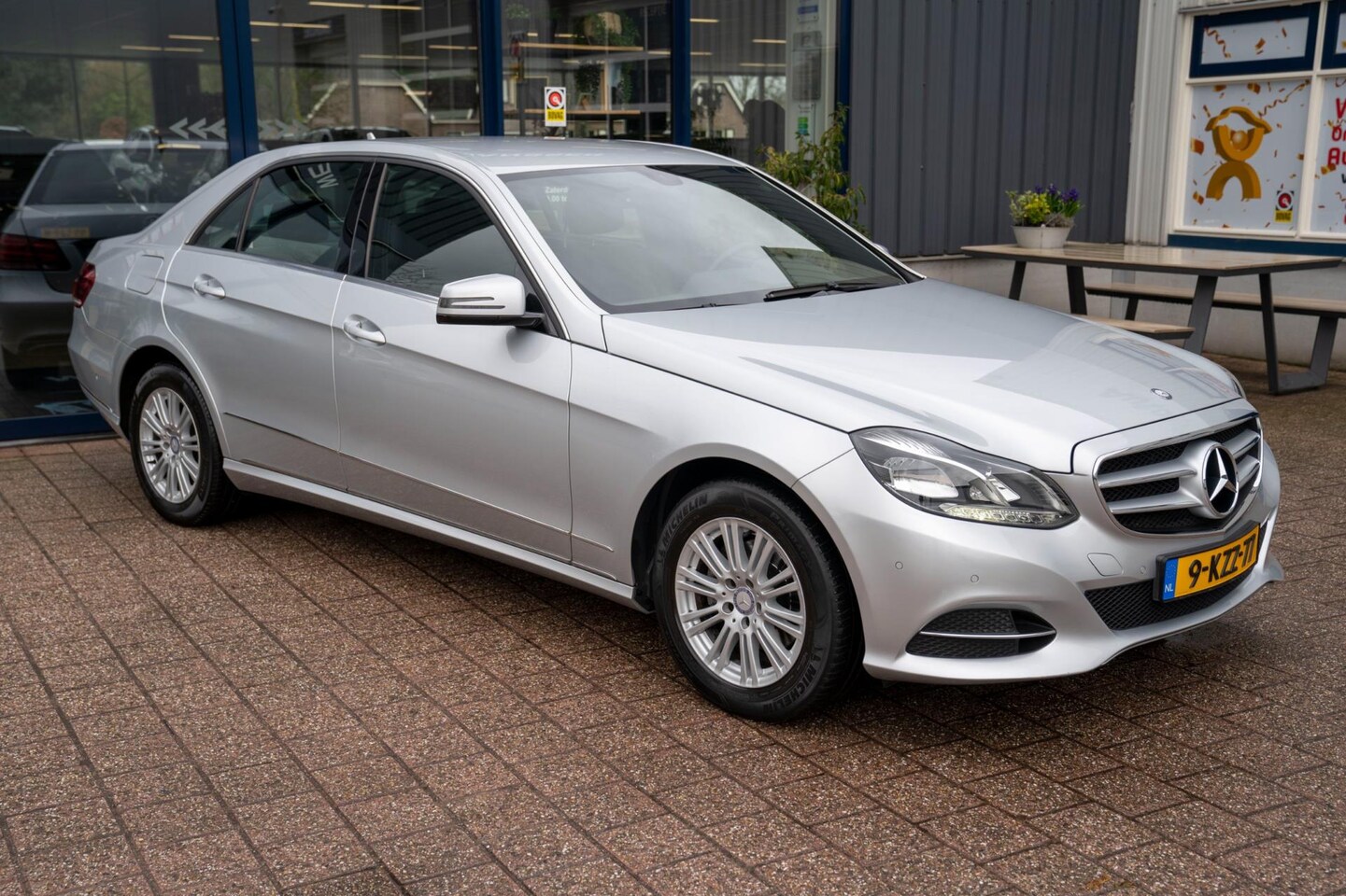 Mercedes-Benz E-klasse - 200 Avantgarde|Prijs incl 12 mnd garantie| LMV Bluetooth PDC Climate - AutoWereld.nl
