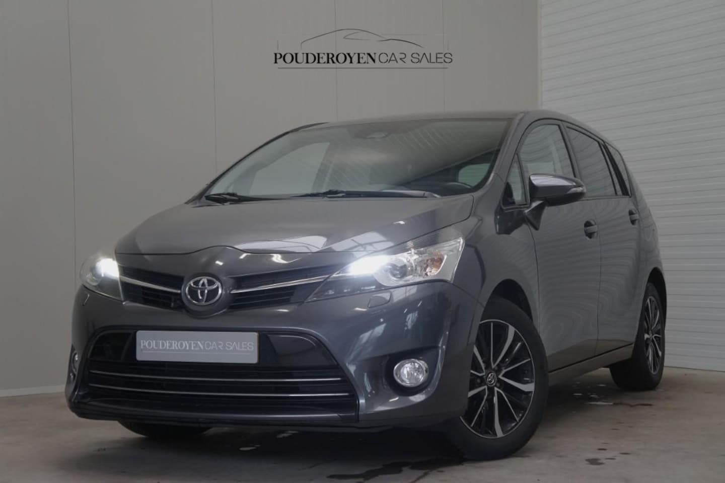Toyota Verso - 1.6 VVT-i SkyView Edition 7 zits / Dealerauto! / Glazendak / Clima / Trekhaak - AutoWereld.nl