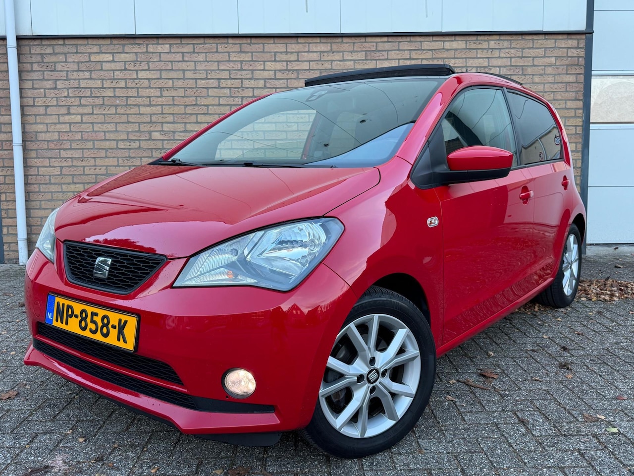 SEAT Mii - 1.0 Sport Connect PANO / NL AUTO / 117.000 NAP !!! - AutoWereld.nl