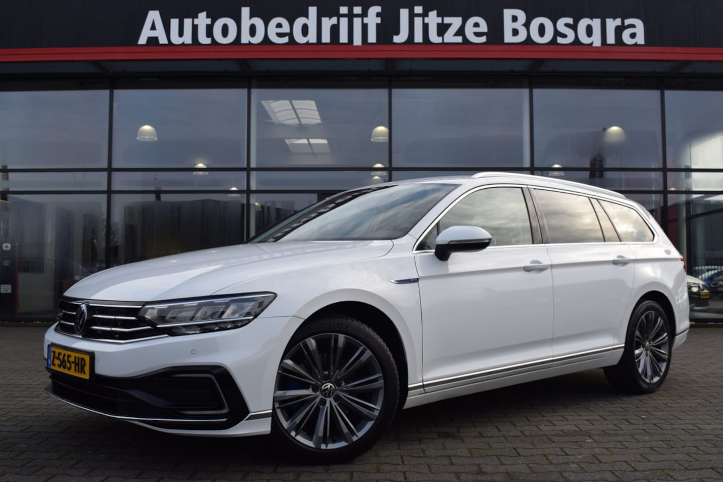 Volkswagen Passat Variant - 1.4 TSI PHEV GTE Highline Matrix LED | Leder/Alcantara | Carplay | Camera | Virtual | Full - AutoWereld.nl