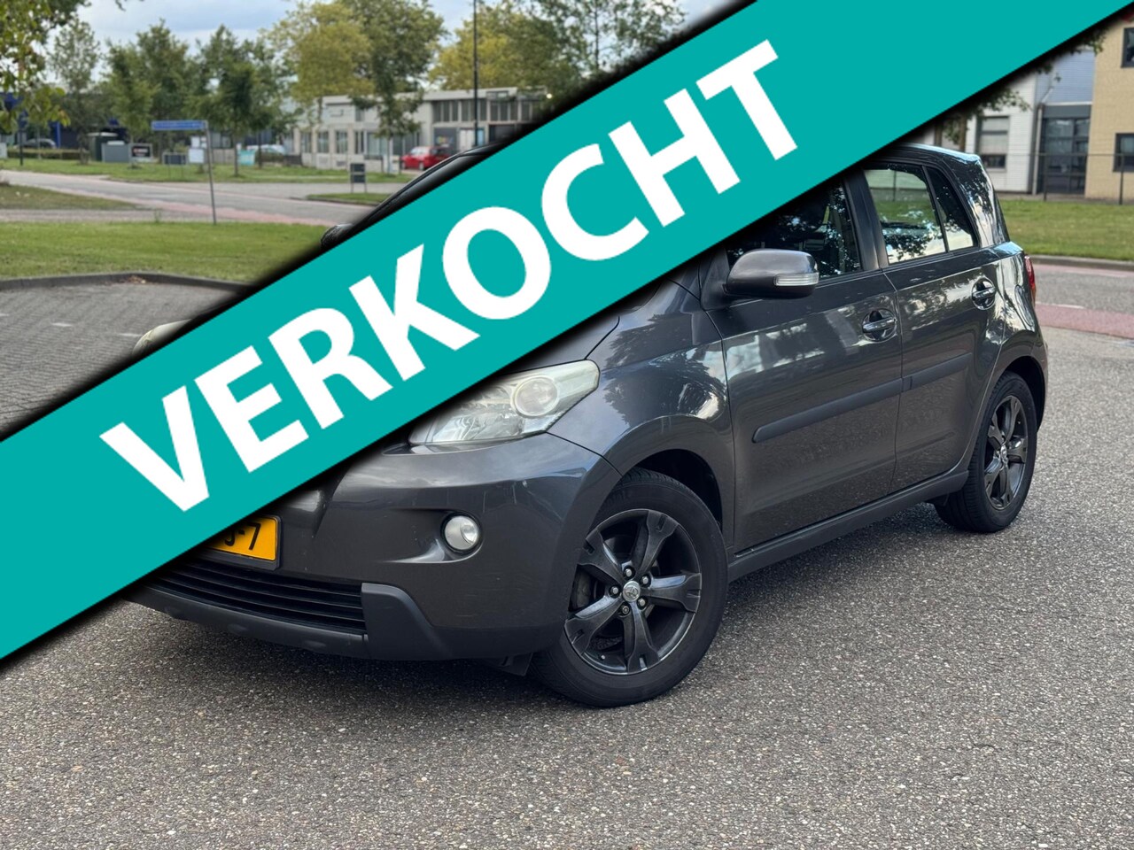 Toyota Urban Cruiser - 1.3 VVT-i Aspiration 1.3 VVT-i Aspiration - AutoWereld.nl