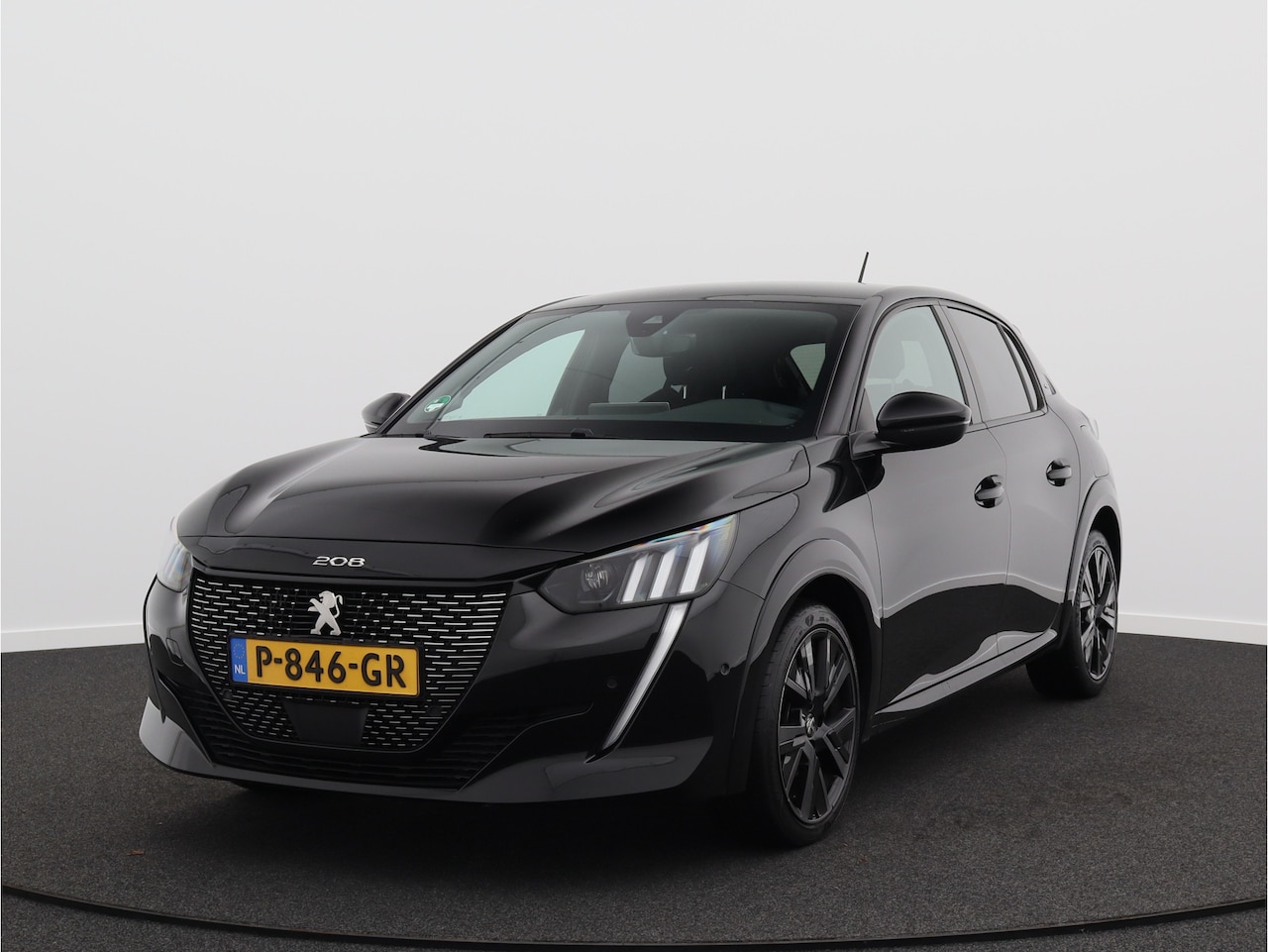 Peugeot 208 - 1.2 PureTech GT Pack/ lage km/ automaat! - AutoWereld.nl